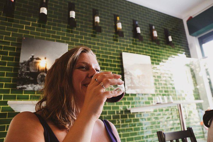 One-Hour Guided Portuguese Wine Tasting Before Dinner at a Central Lisbon Wine Bar (4/5)