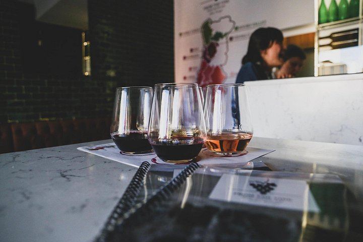 One-Hour Guided Portuguese Wine Tasting Before Dinner at a Central Lisbon Wine Bar (5/5)