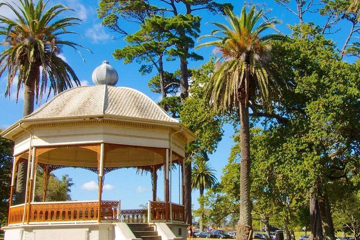 Waiheke Sunset Wine Tour: Mudbrick, Stonyridge and Dinner at Batch Winery (9/12)