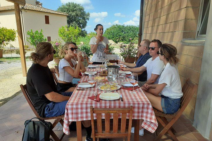 Terre di Perseto Winery in San Casciano: 4 Wines, 2 Olive Oils and Bruschetta Tasting (1/11)