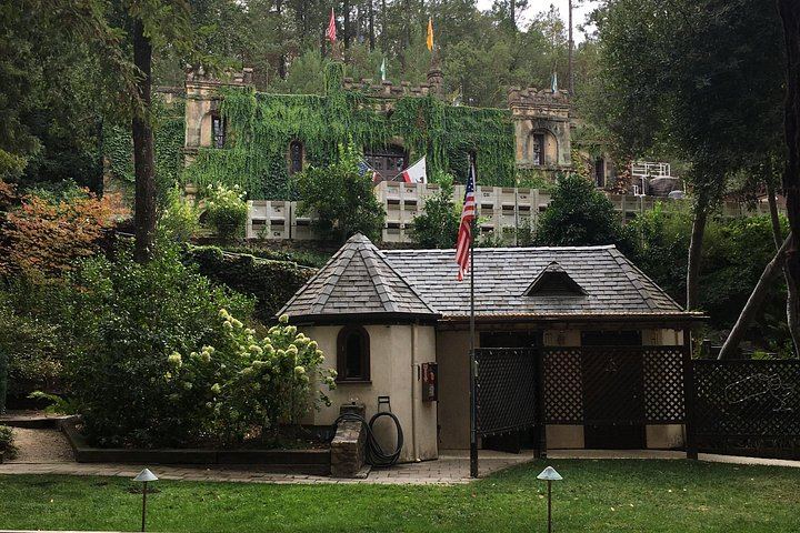 6-Hour Private SUV Wine Tour of Napa or Sonoma Valley with a Chauffeur (8/12)