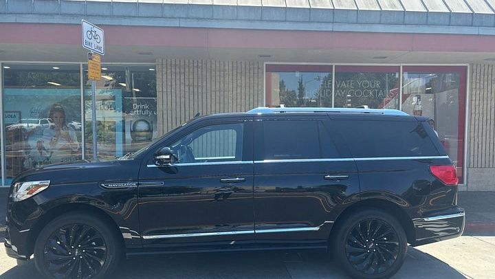 Private 6-Hour Luxury SUV Wine Tour in Napa or Sonoma Valley, Driver Included (4/5)