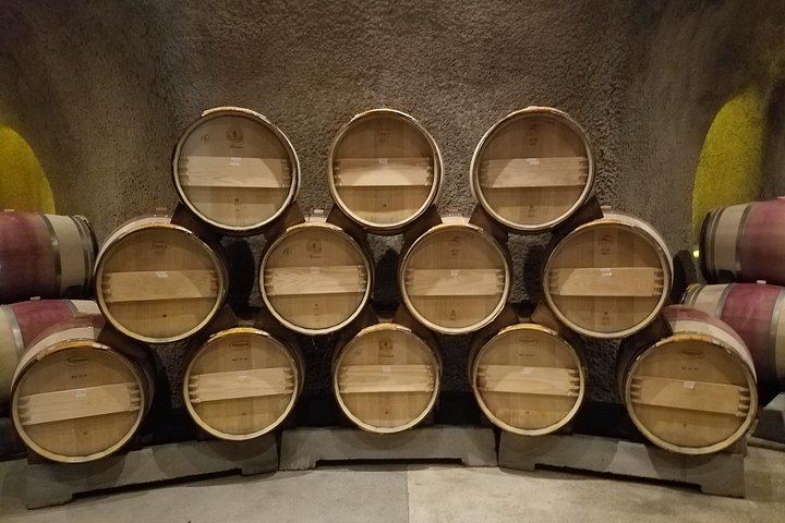 Private 6-Hour Wine Country Tour by Sedan, SUV or Limo with Chauffeur (3/8)
