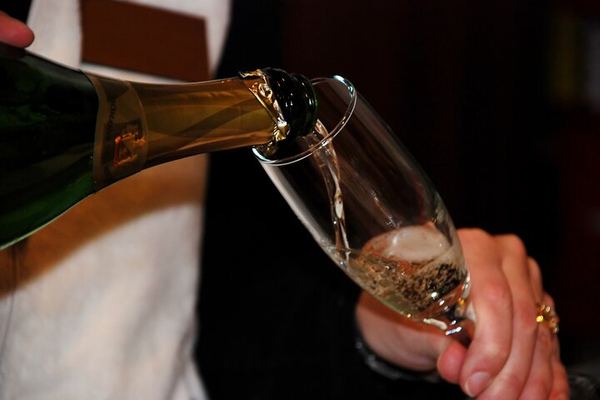 Private 6-Hour Sparkling Wine Tour of Napa Valley in a Luxury Sedan