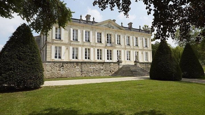 Private Premium Sedan Day in Saint-Émilion: Two Grand Cru Classé Estates and Pomerol (1/12)