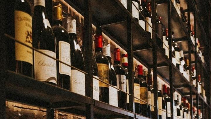 Four-Wine Evening Tasting from Largo do Camões to Bairro Alto, Thursday to Saturday (2/6)