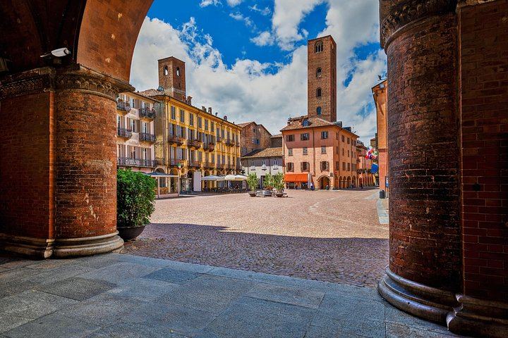 Small-Group Barolo Day Trip from Milan: Alba, Grinzane Cavour Castle and Family Winery (6/12)