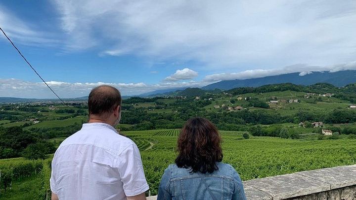 Private Prosecco Hills Tour with Osteria Lunch: 2 Family Wineries, Treviso or Venice Start (2/12)