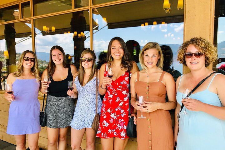 Kelowna Winery Tour with Tastings at Four or More of Six Well-Known Wineries (3/7)
