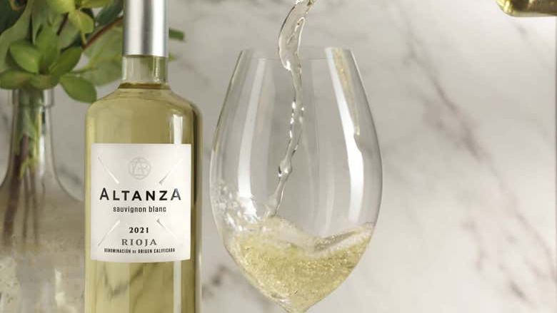 Altanza Winery Tour in Fuenmayor with Vineyard Walk and Cloister Garden Tasting (3/12)