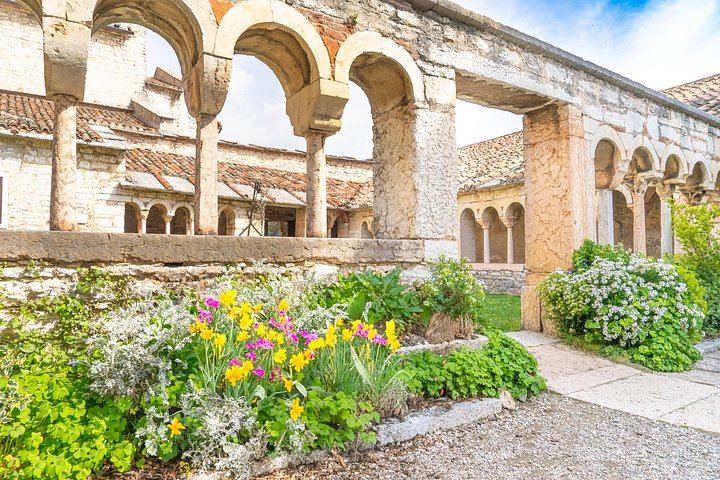 Valpolicella Amarone Day from Verona: Two Boutique Wineries, Limited-Edition Wines, Lunch (10/12)