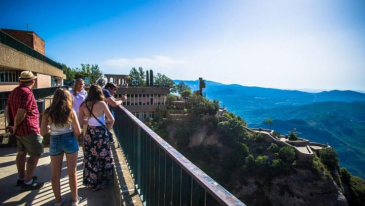 Private Full-Day Montserrat Trip with Own Guide, Black Virgin and Cava Cellar Tasting (2/8)
