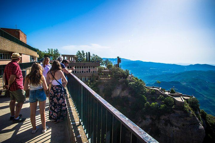 Private Full-Day Montserrat Trip with Own Guide, Black Virgin and Cava Cellar Tasting (2/8)