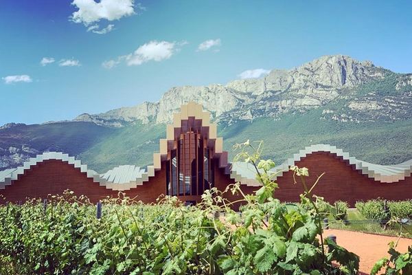 Rioja Architecture Wine Day from Bilbao: Riscal, Ysios and Laguardia Tapas