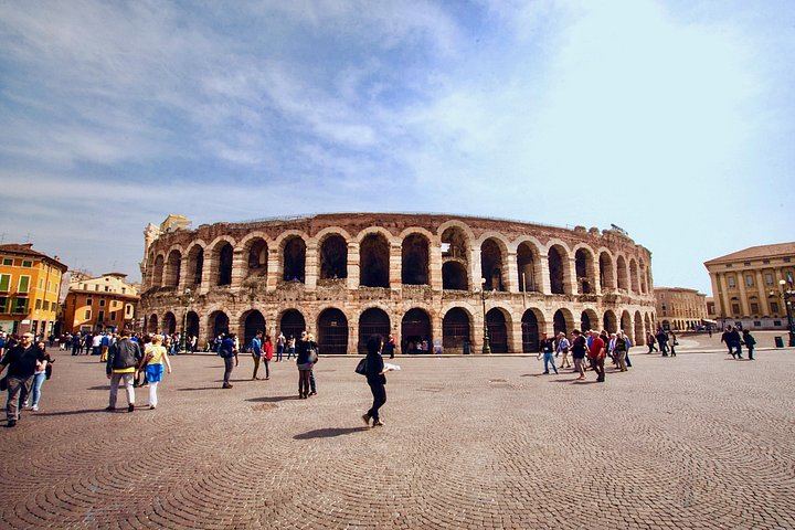 Small-Group Venice Day Trip: Soave, Villa Serego Alighieri Amarone Tasting, Verona Time (6/12)