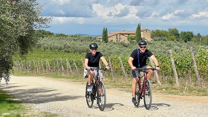 Private Small-Group Bike Tour from Florence: Chianti Hilltop Towns and Tastings (4/8)