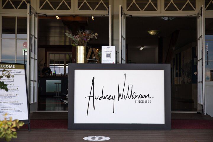 Audrey Wilkinson Vineyard Dessert Wine and Handmade Chocolate Pairing (10/10)