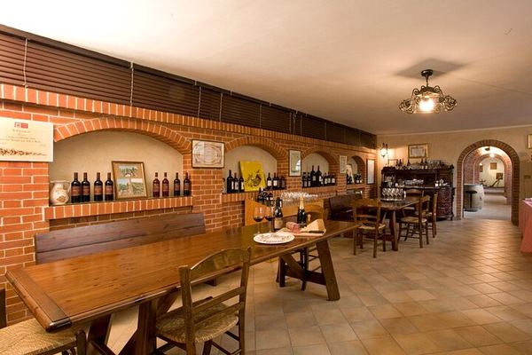 Cantina Francone in Neive: Five Barbaresco and Barolo Wines, Museum and Cellars