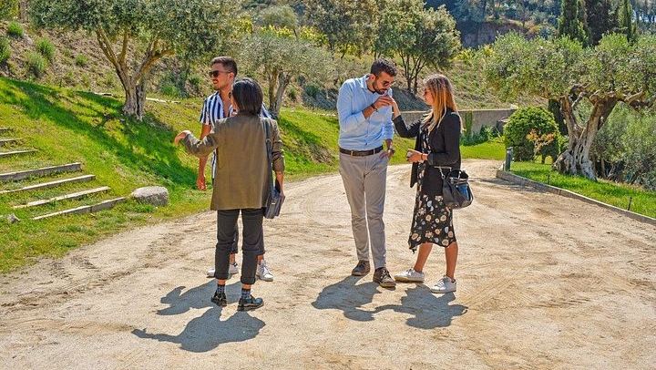 Private Barcelona Coast E-Bike Ride to an Alella Winery, with Wines and Lunch (2/12)