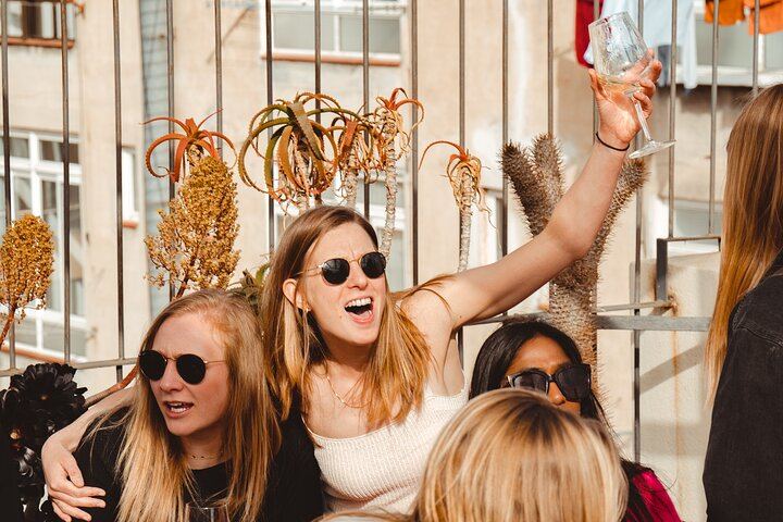 Guided Rooftop Wine Tasting in Barcelona with Six Spanish Wines and Plaza Catalunya Views (12/12)