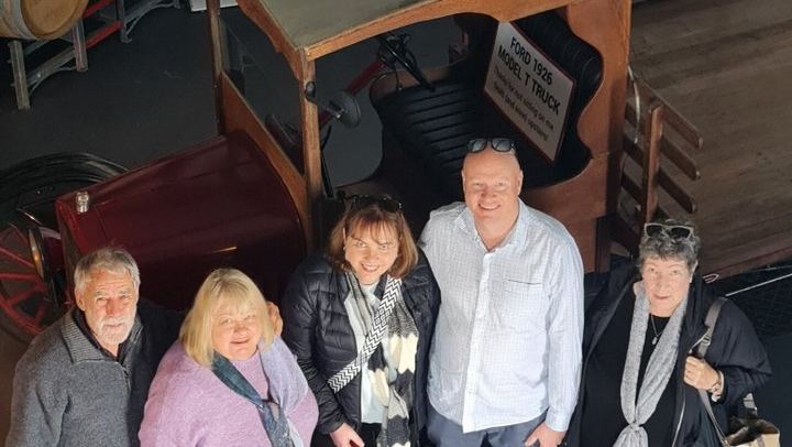 Barossa Valley Wine Tour for Six Guests with a Local Guide, Barossa Pickup and Lunch (4/12)