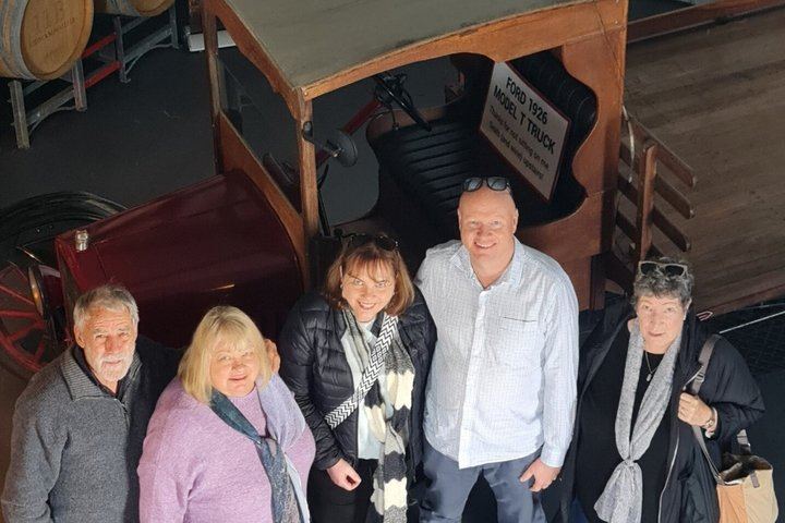 Barossa Valley Wine Tour for Six Guests with a Local Guide, Barossa Pickup and Lunch (4/12)