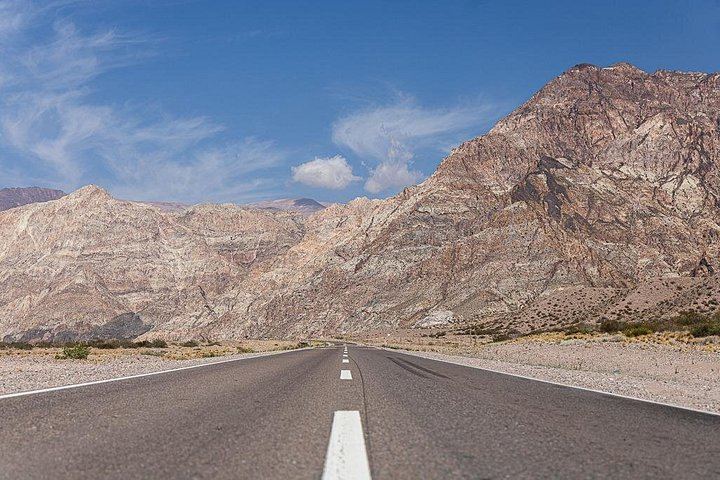 Private Uco Valley Wine Tour from Mendoza: La Azul Tasting and Bousquet Organic Lunch (12/12)