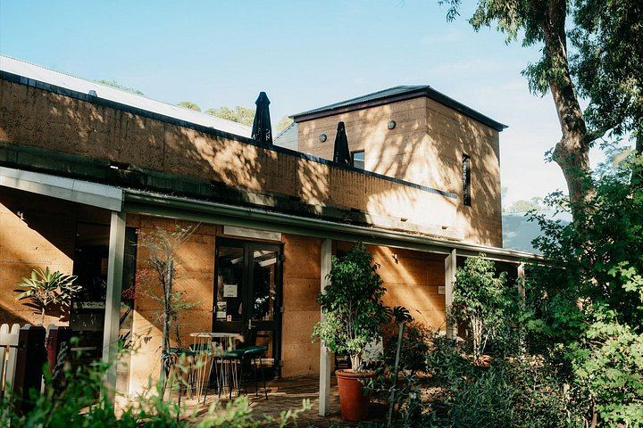 Cape Mentelle Behind the Scenes Tour with Six-Wine Food Pairing, 120 Minutes, Adults Only (1/10)