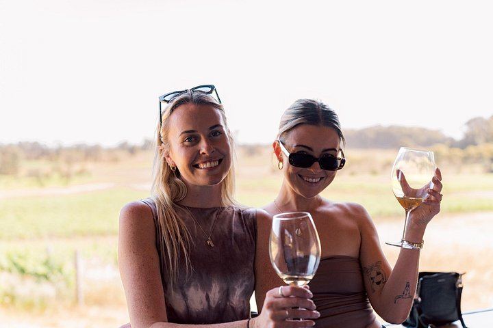 Margaret River Boutique Wine Tour with Blind Tasting and Olio Bello Pizza Lunch (5/5)
