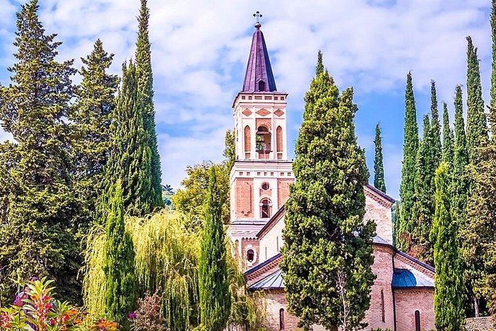 Kakheti Day Tour from Tbilisi: Family Wine Cellar, Bodbe, Sighnaghi and Shoti Bread (3/12)