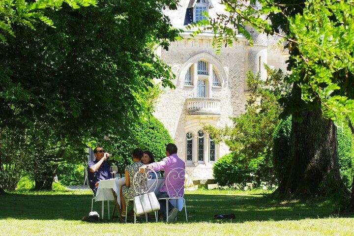 Full-Day Médoc and Saint-Émilion Wine Tour from Bordeaux: 3 Châteaux and Picnic Lunch (7/12)