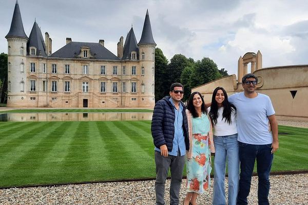 Private Médoc Wine Tour from Bordeaux: Three Châteaux, Gravel Terroir and a Family Estate
