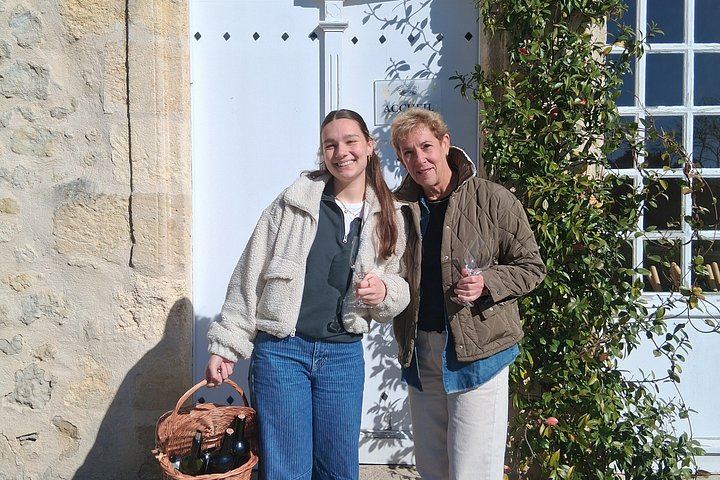 Private Médoc Wine Tour from Bordeaux: Three Châteaux, Gravel Terroir and a Family Estate (12/12)