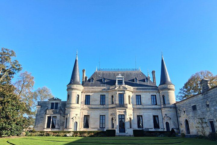 Private Médoc Wine Tour from Bordeaux: Three Châteaux, Gravel Terroir and a Family Estate (5/12)