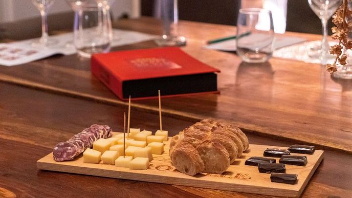Bordeaux Super Saver: City Wine Tasting, Blending Workshop and Saint-Émilion Château (3/11)
