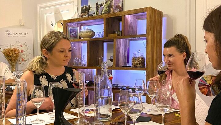 Bordeaux Super Saver: City Wine Tasting, Blending Workshop and Saint-Émilion Château (2/11)