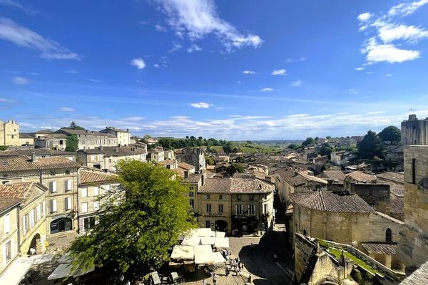 Full-Day Médoc and Saint-Émilion Wine Tour from Bordeaux: 3 Châteaux and Picnic Lunch