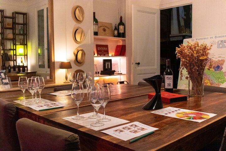 Bordeaux Super Saver: City Wine Tasting, Blending Workshop and Saint-Émilion Château (1/11)
