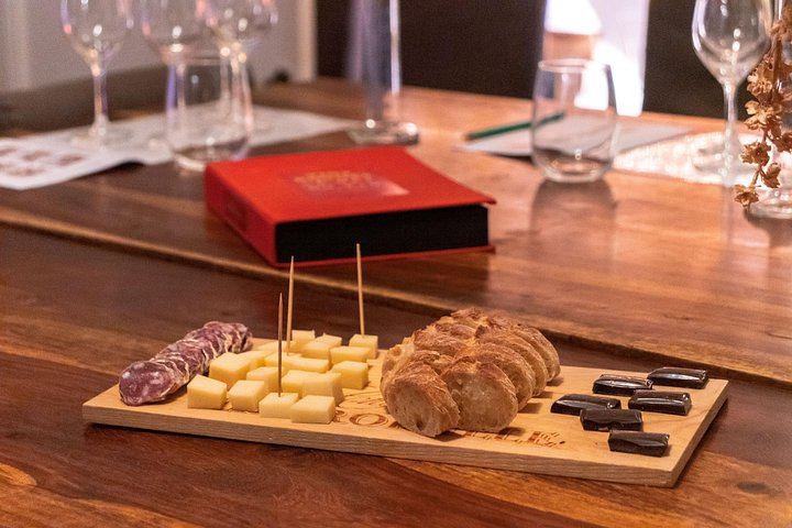 Bordeaux Super Saver: City Wine Tasting, Blending Workshop and Saint-Émilion Château (3/11)
