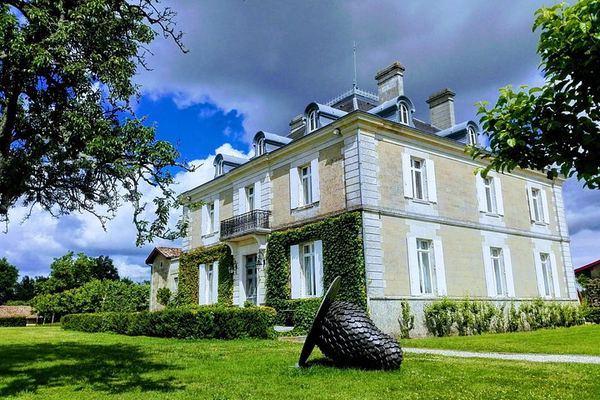 Private Bordeaux Wine Day Trip from San Sebastian: Saint-Émilion, Masterclass and Lunch
