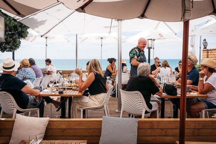 Boutique Waiheke Wine, Gin and Food Tour with Hosts Joe and Jen, 11 Guests Max (1/12)