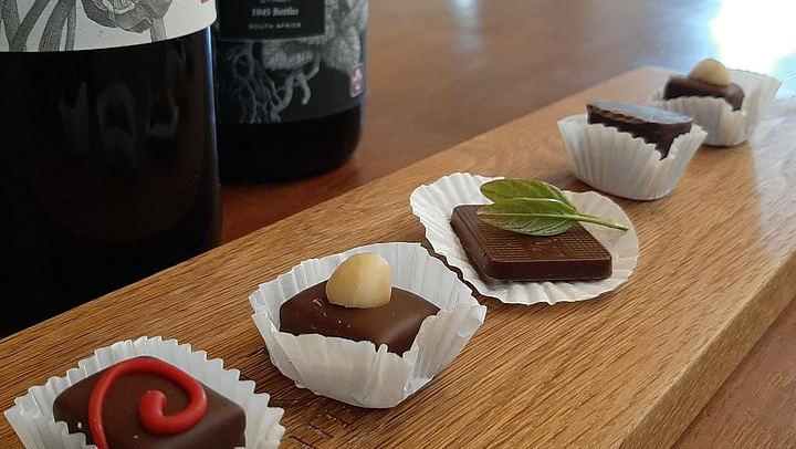 Stellenbosch and Franschhoek Wine Day Trip with Cheese, Lunch and Chocolate Pairings (2/10)