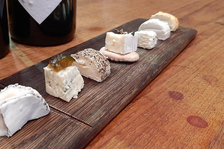 Stellenbosch and Franschhoek Wine Day Trip with Cheese, Lunch and Chocolate Pairings (3/10)