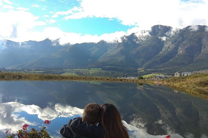 Stellenbosch and Franschhoek Wine Day Trip with Cheese, Lunch and Chocolate Pairings (9/10)