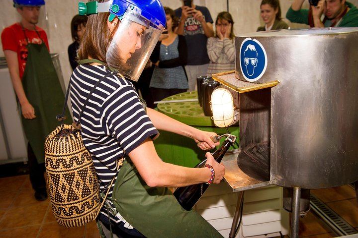 Artcava Cava Workshop: Disgorge, Cork and Label Your Own Bottle at a Penedès Masia (5/8)