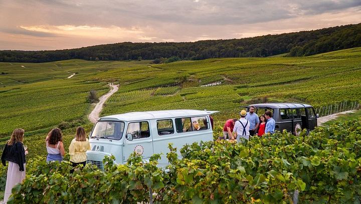 Vintage Estafette Van Champagne Tour from Épernay: Oger Grand Cru Cellar, 3 Hours (1/7)