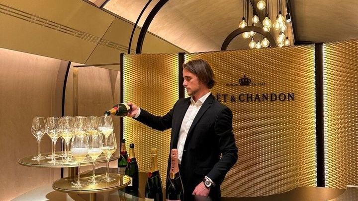 Private Champagne Day from Paris: Veuve Clicquot, Ruinart, Moët & Chandon, Lunch, Sabrage (1/10)