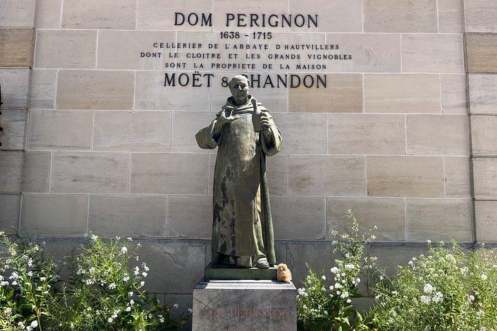 Private Full-Day Champagne Tour: Moët & Chandon, Veuve Clicquot Crayères, Pressoria Museum (3/6)
