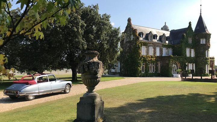 Médoc Châteaux Route in a 1973 Citroën DS Convertible, Half or Full Day (2/11)