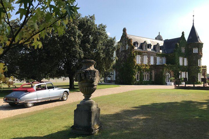 Médoc Châteaux Route in a 1973 Citroën DS Convertible, Half or Full Day (2/11)